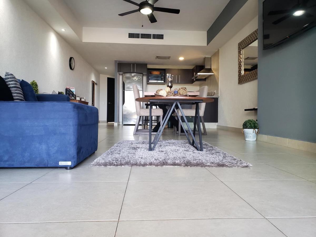 Grand Venetian-condo Apartment