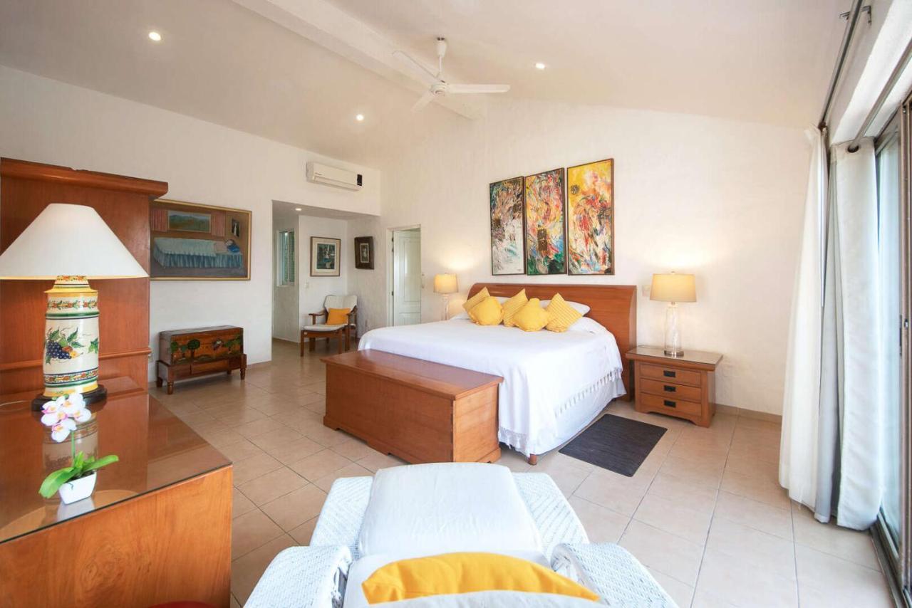 Beachfront Salinas House Villa *