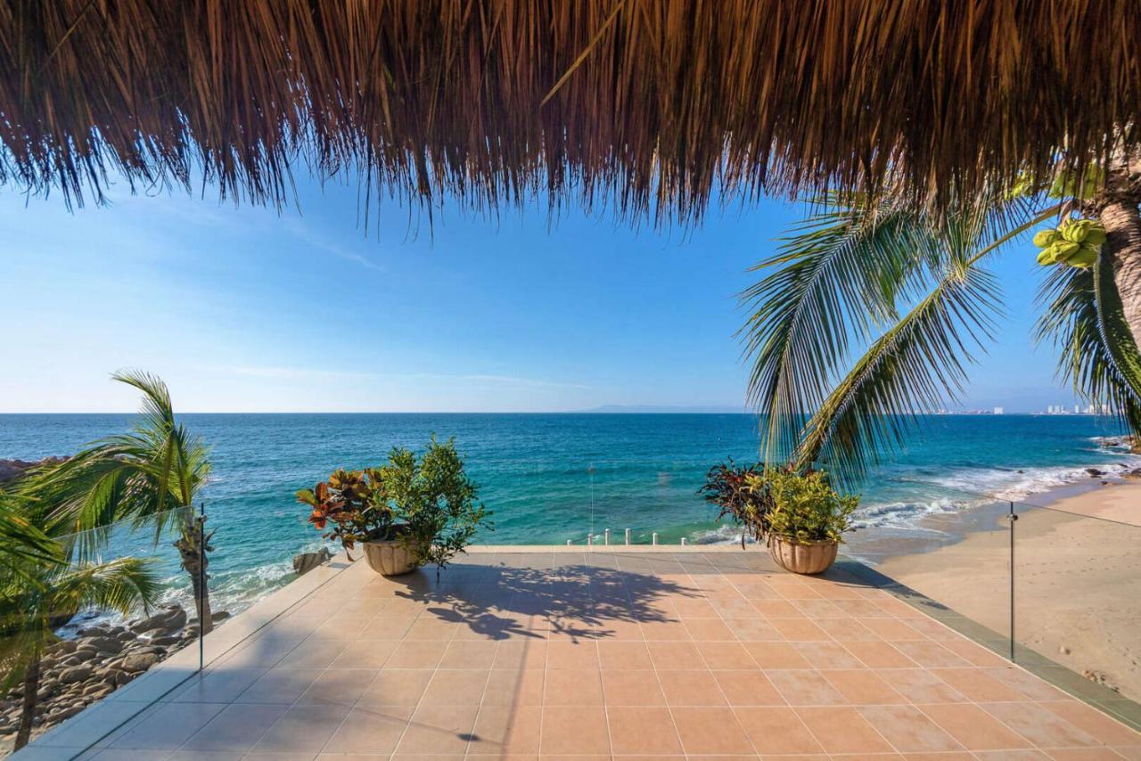Beachfront Salinas House Villa