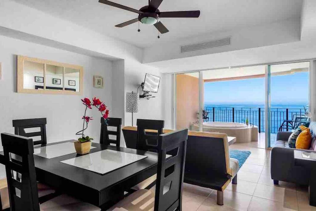 Front~ Jacuzzi ~ Spectacular Ocean Views Apartment Puerto Vallarta