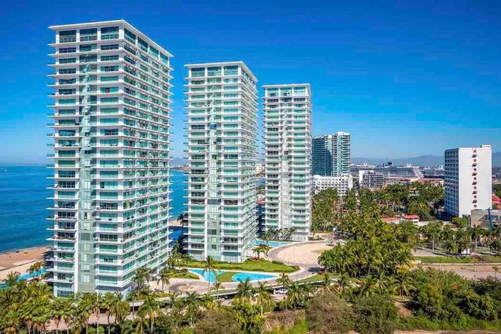 Front~ Jacuzzi ~ Spectacular Ocean Views * Puerto Vallarta