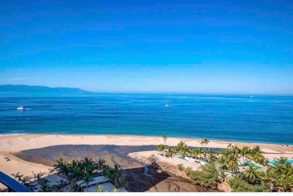 Front~ Jacuzzi ~ Spectacular Ocean Views *