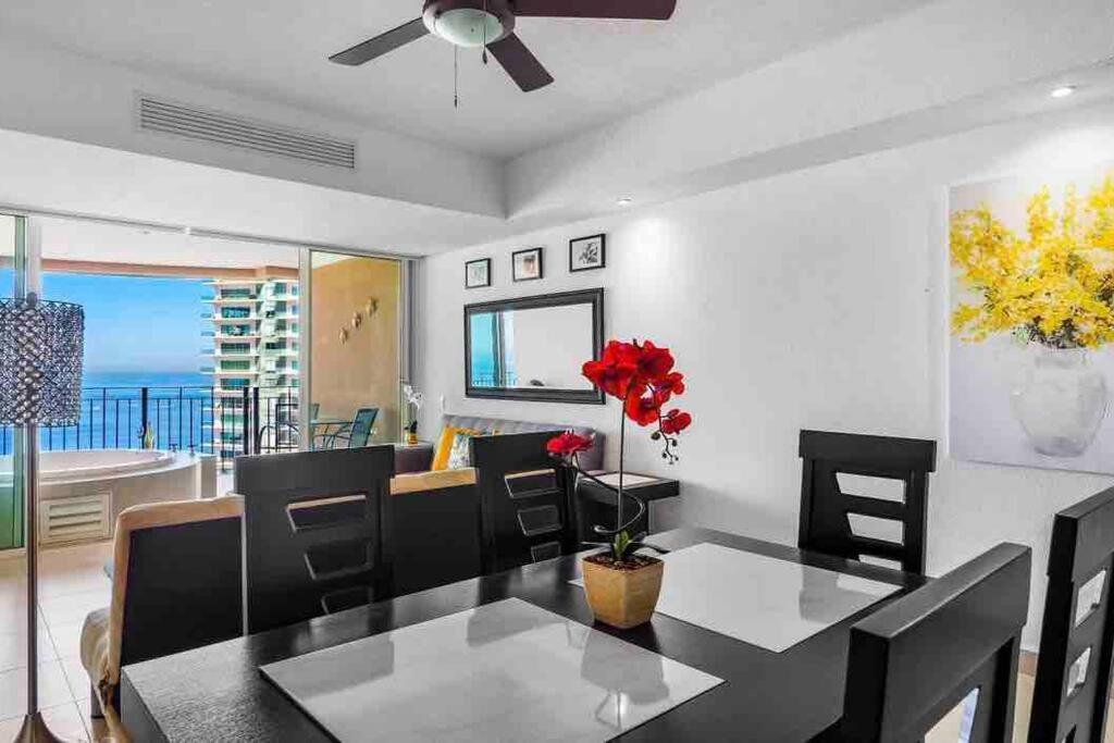 Apartment Front~ Jacuzzi ~ Spectacular Ocean Views Puerto Vallarta