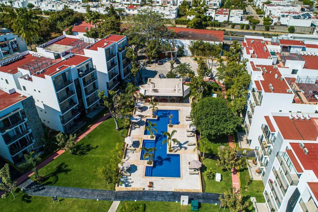 Luxury New In Paradise Centrally Located Apartment