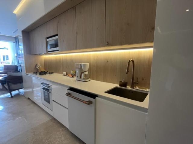 Apartment Luxury Condo-in The Heart Of Zona Romantica, Steps From Restaurants, Shops And Nightlife