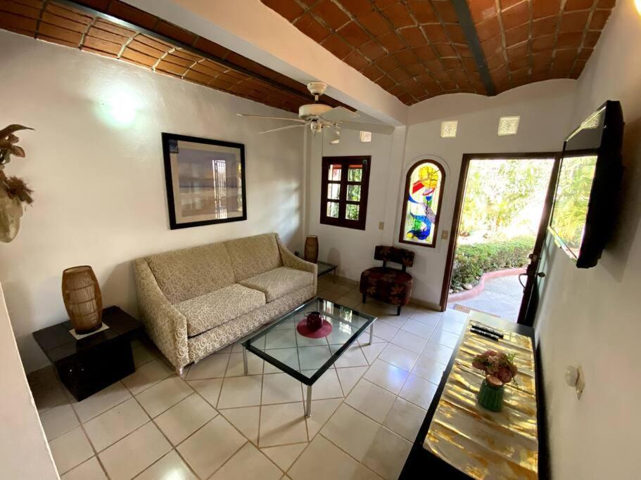 'cielito' House Near Macroplaza