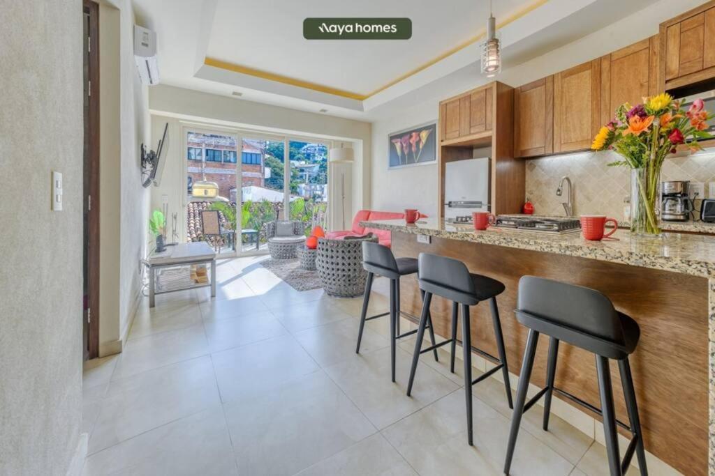 Apartment Chic W/rooftop Pool - Ocean View - King Bed Puerto Vallarta