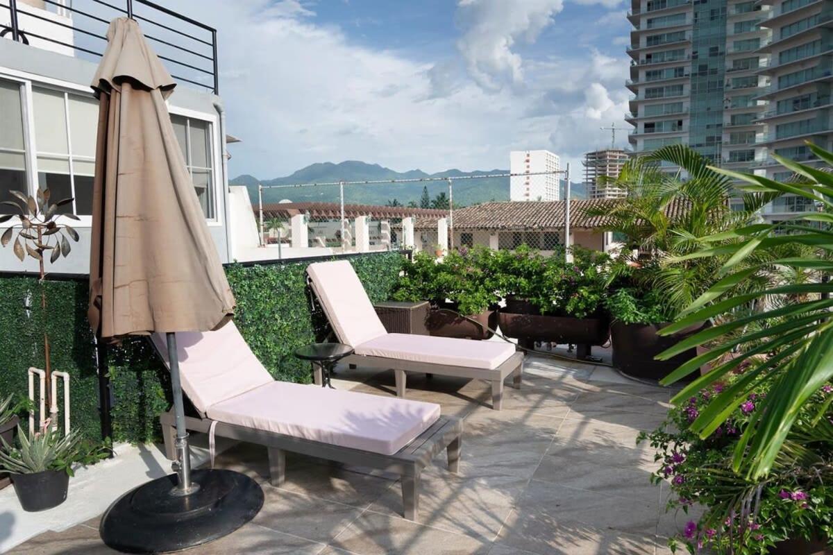 Apartment 2 Bedroom Penthouse Paradise Near The *