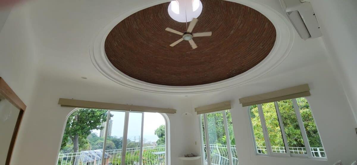 Martha Garza Blanca - Private Heated Pool