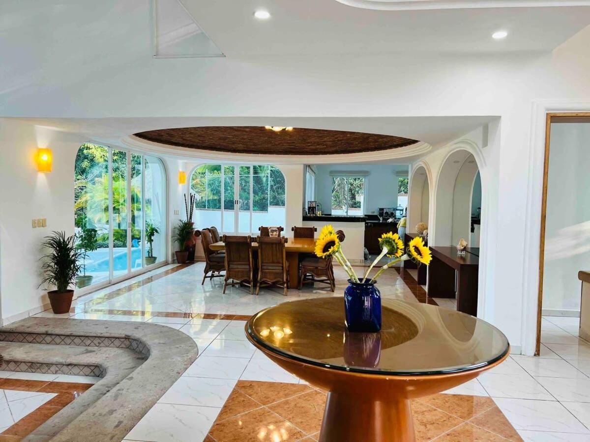 Martha Garza Blanca - Private Heated Pool