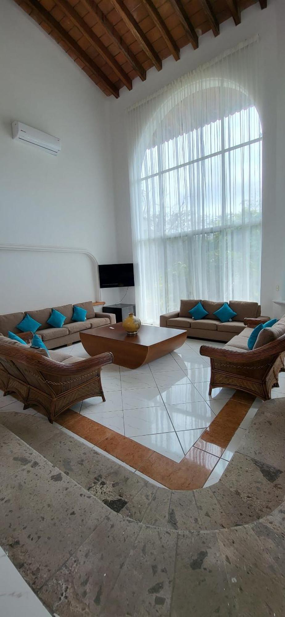 Martha Garza Blanca - Private Heated Pool