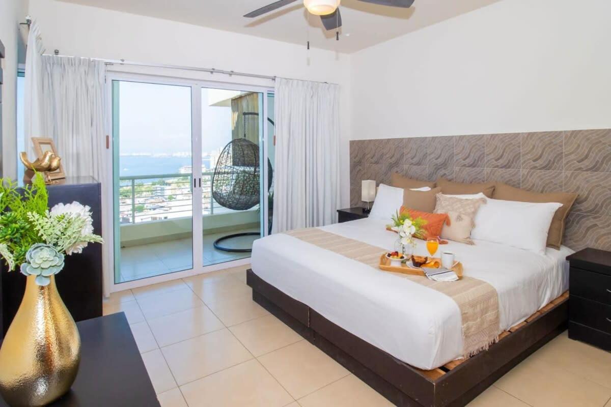 Ocean Views Pool Whirlpool Gym Beach 7 Blocks *