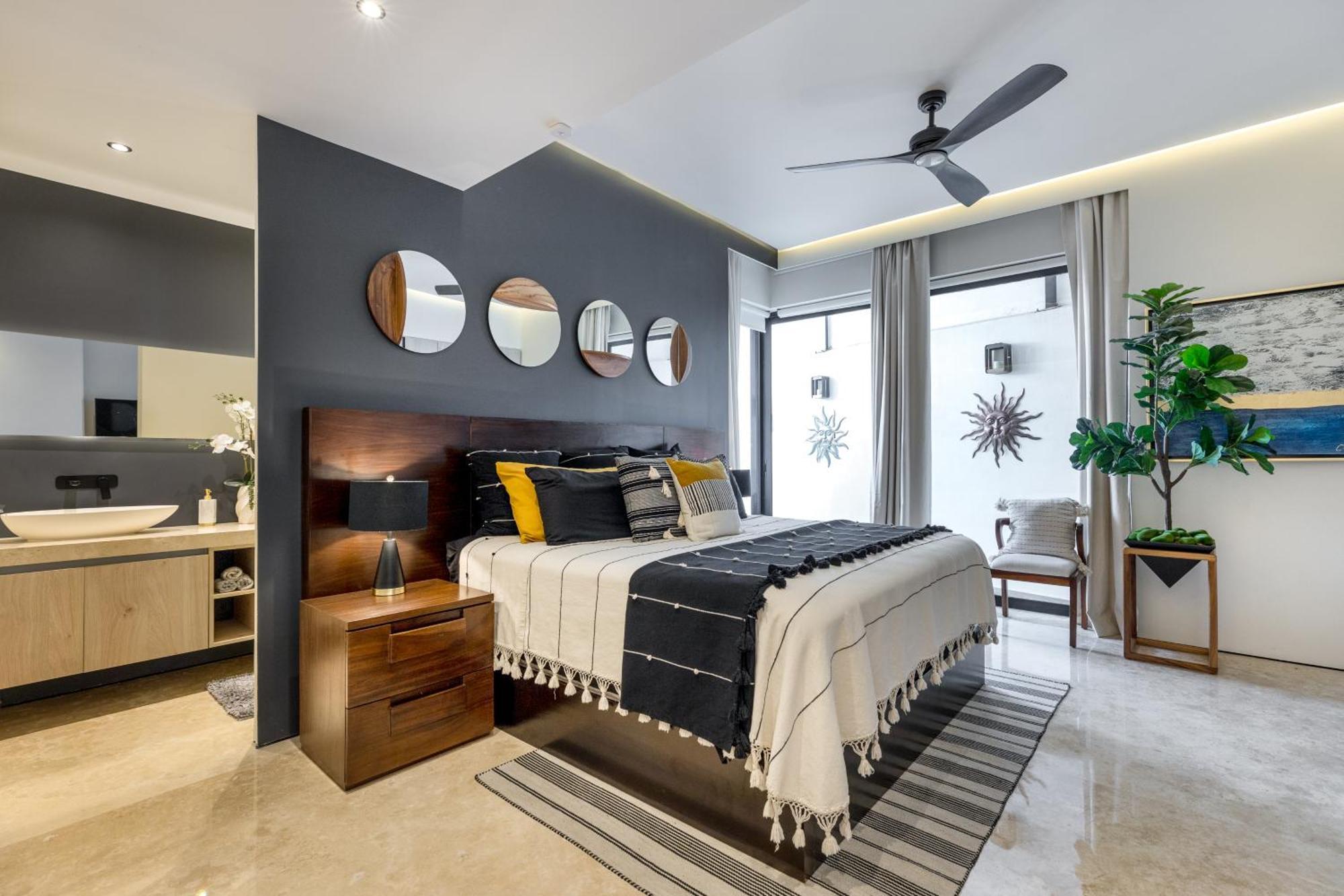 Luxury Condo-in The Heart Of Zona Romantica, Steps From Restaurants, Shops And Nightlife