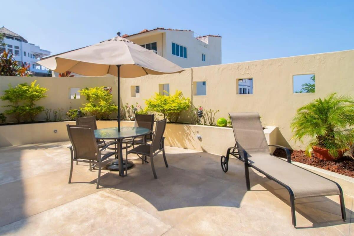 Apartment Ocean Views Pool Whirlpool Gym Beach 7 Blocks *