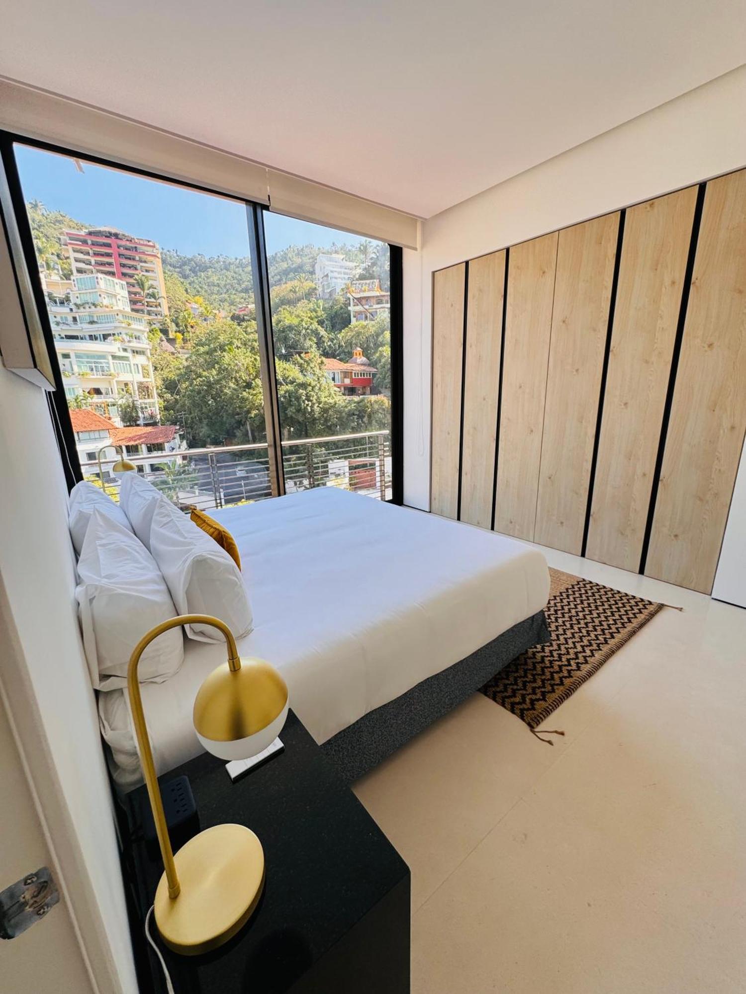 Apartment 712 - Soho Pv Rooftop View