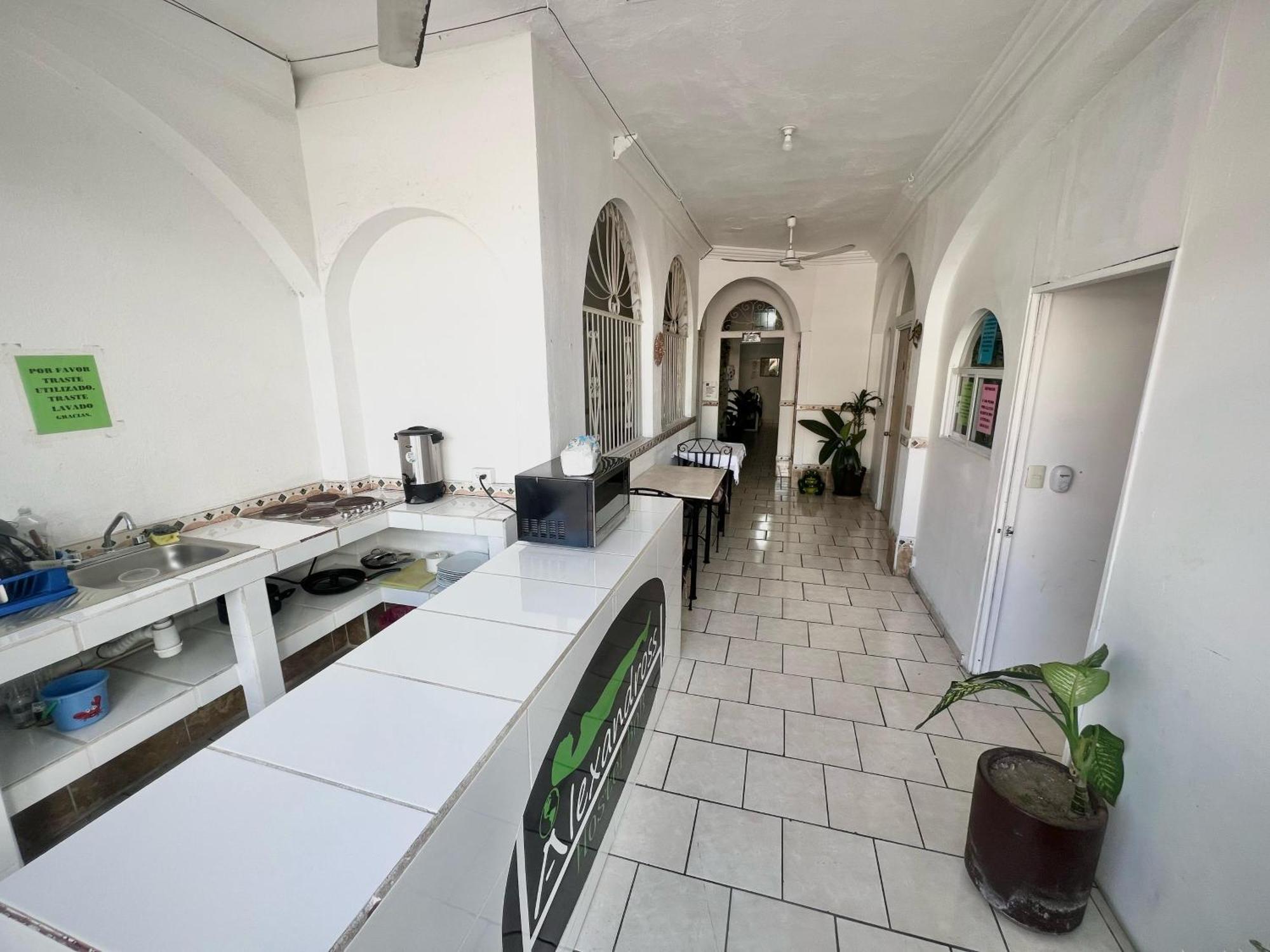 Alexandross Bed & Breakfast