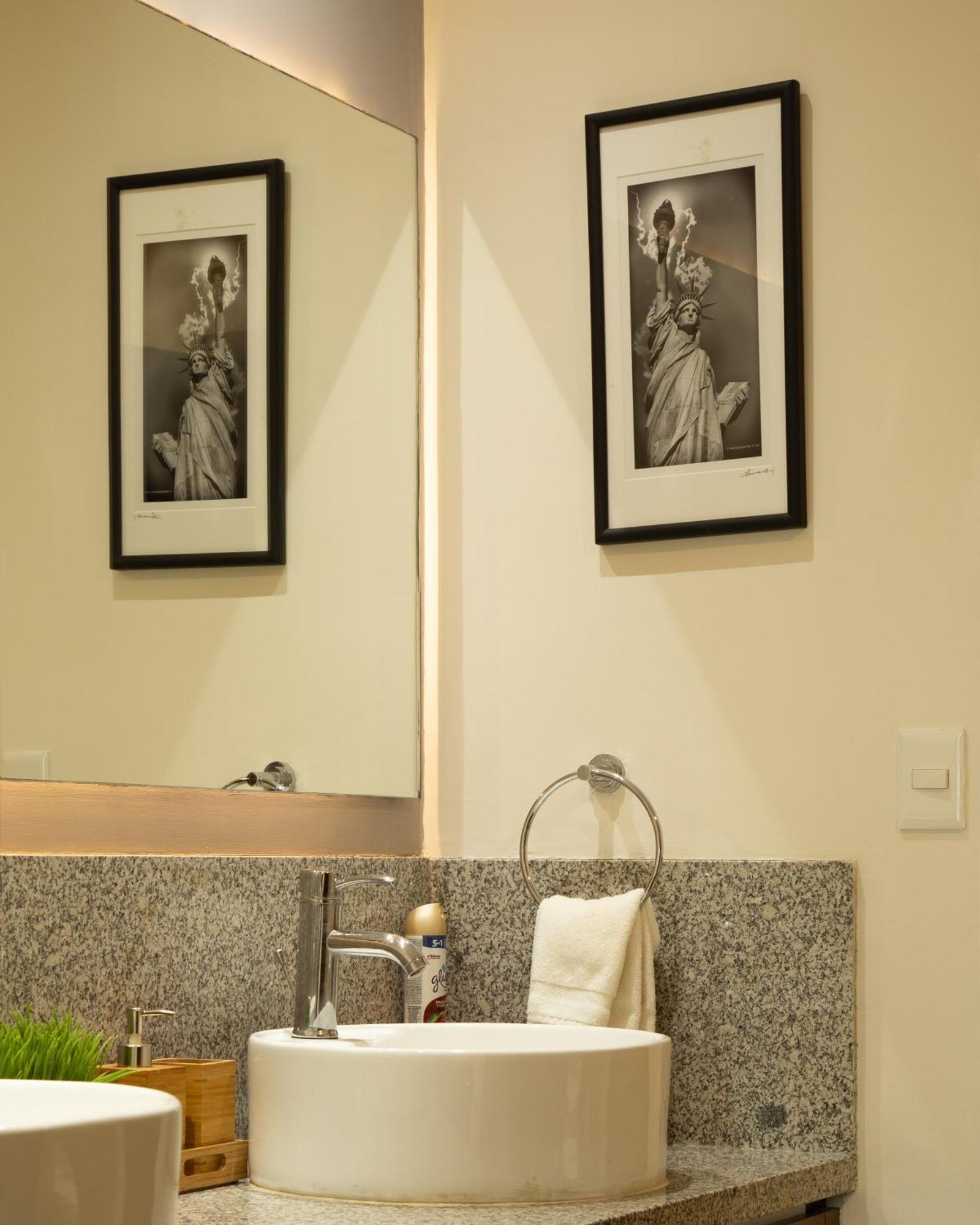 Gorgeous 15 Floor Grand Venetian Apartment