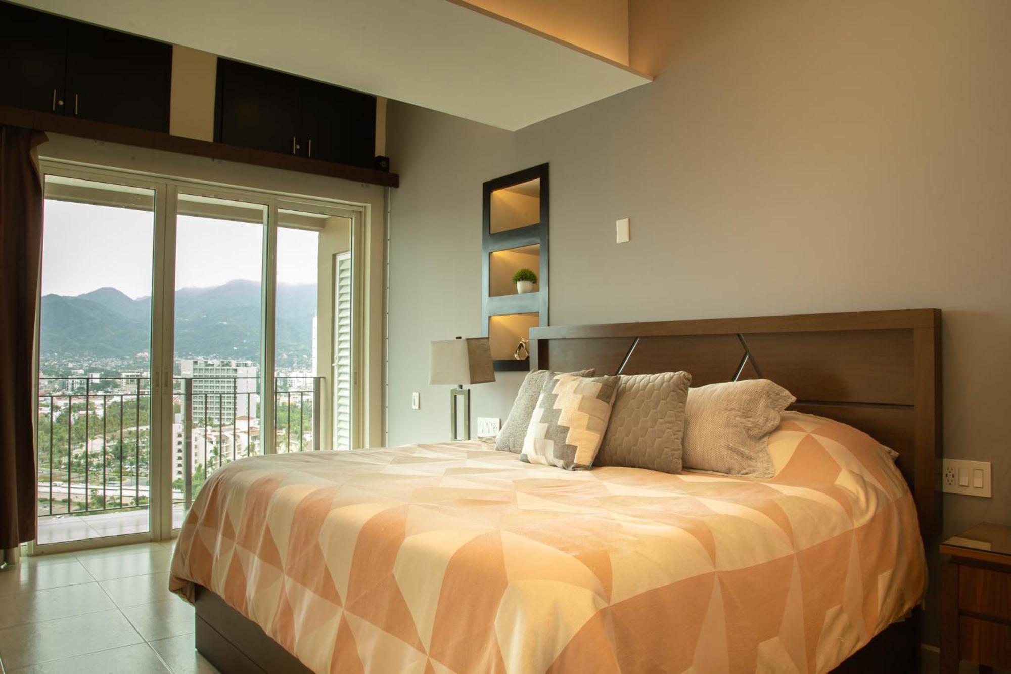 Gorgeous 15 Floor Grand Venetian