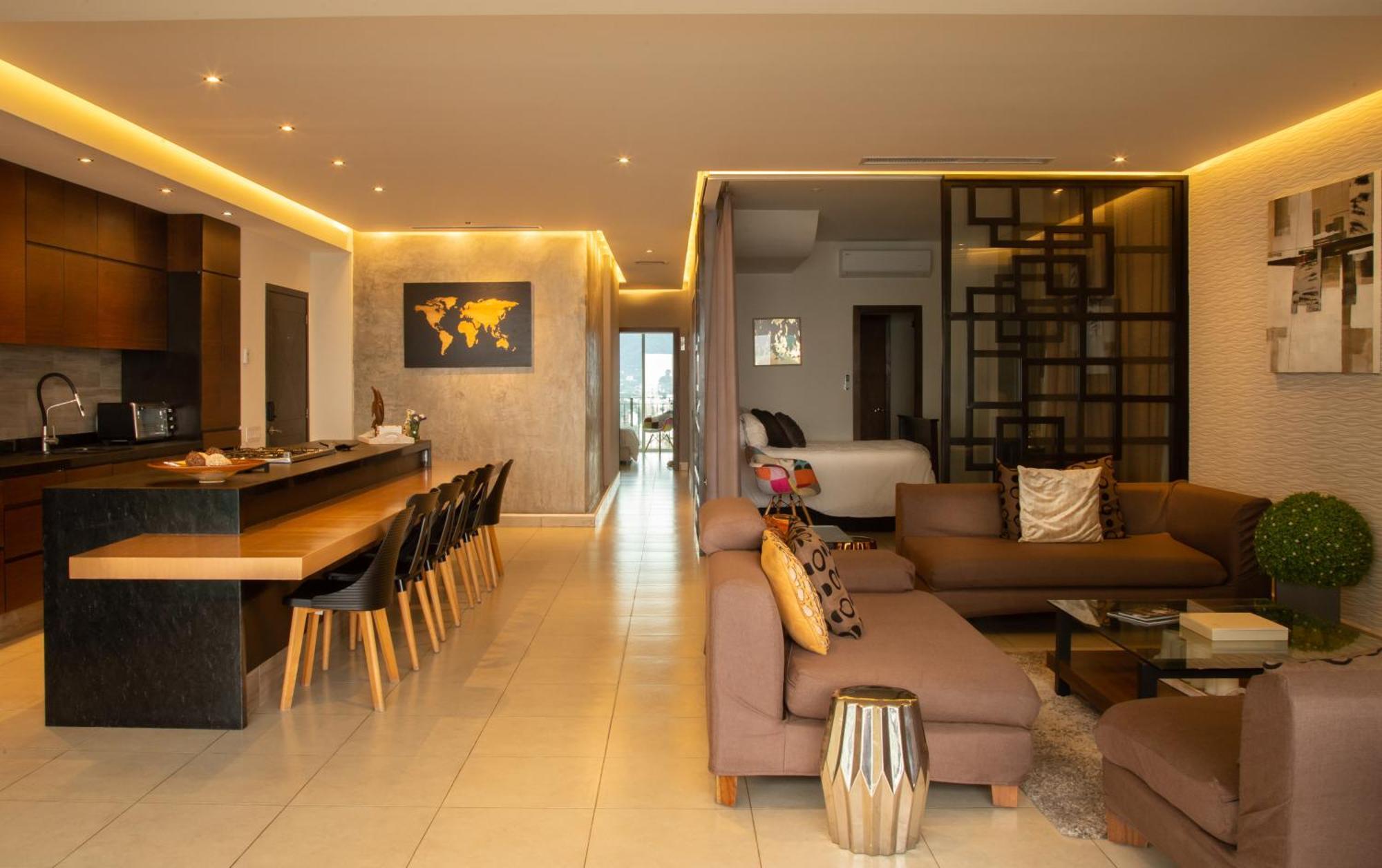Gorgeous 15 Floor Grand Venetian *