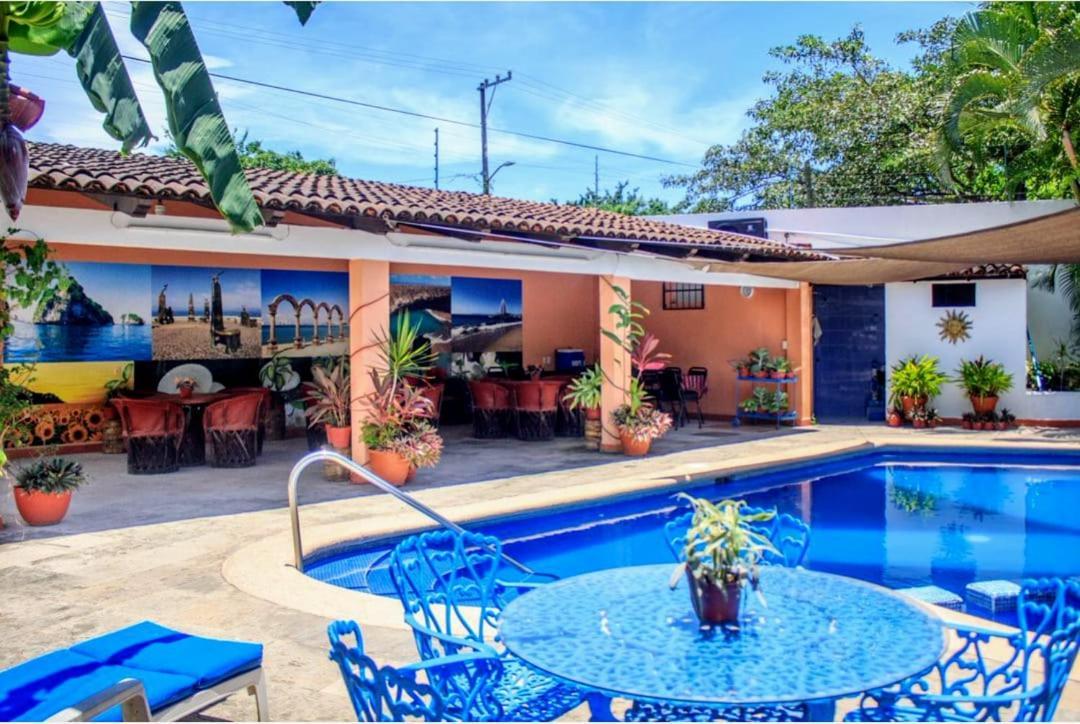 Casa Flores 3*