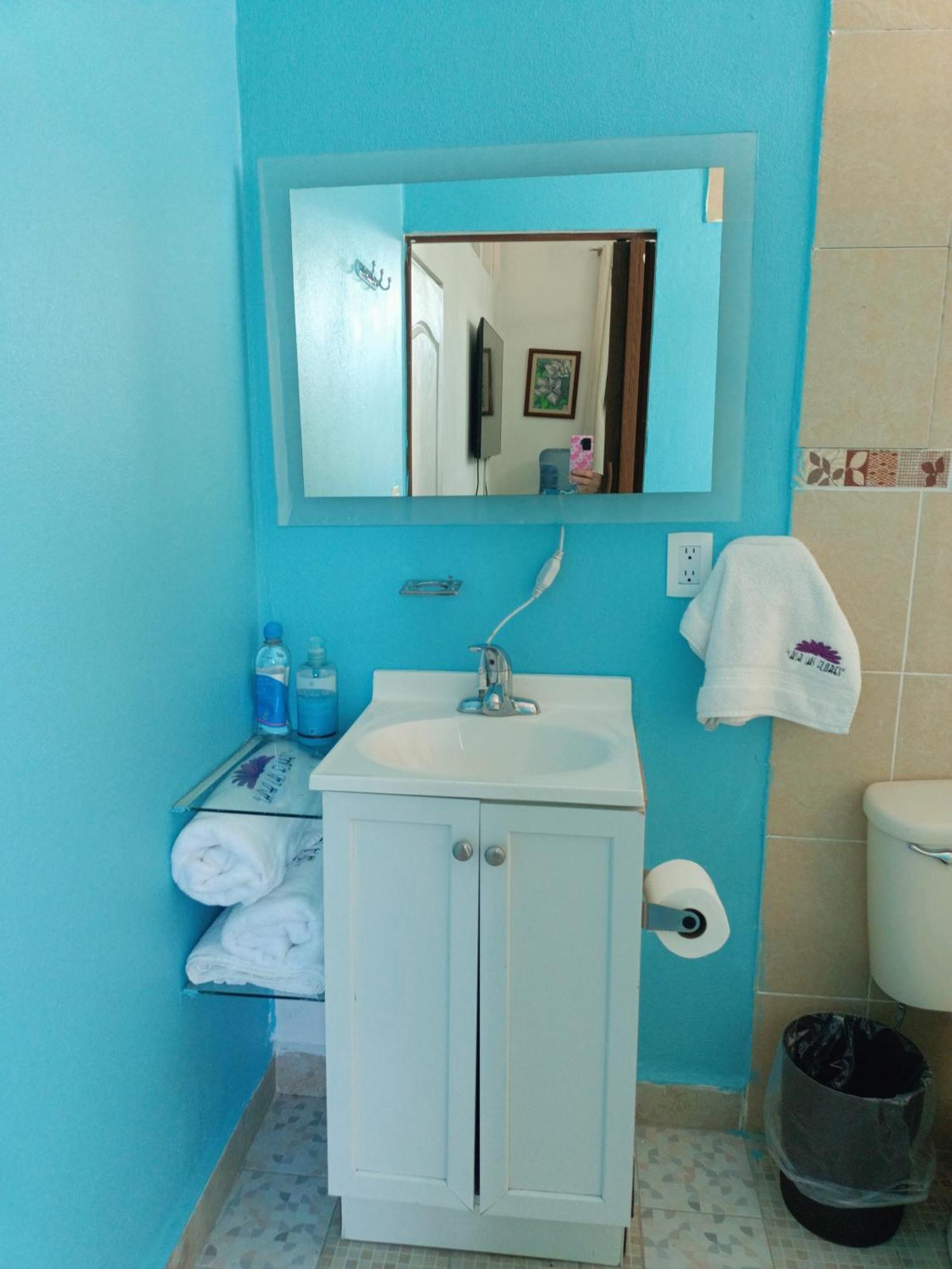 Casa Flores Guest house
