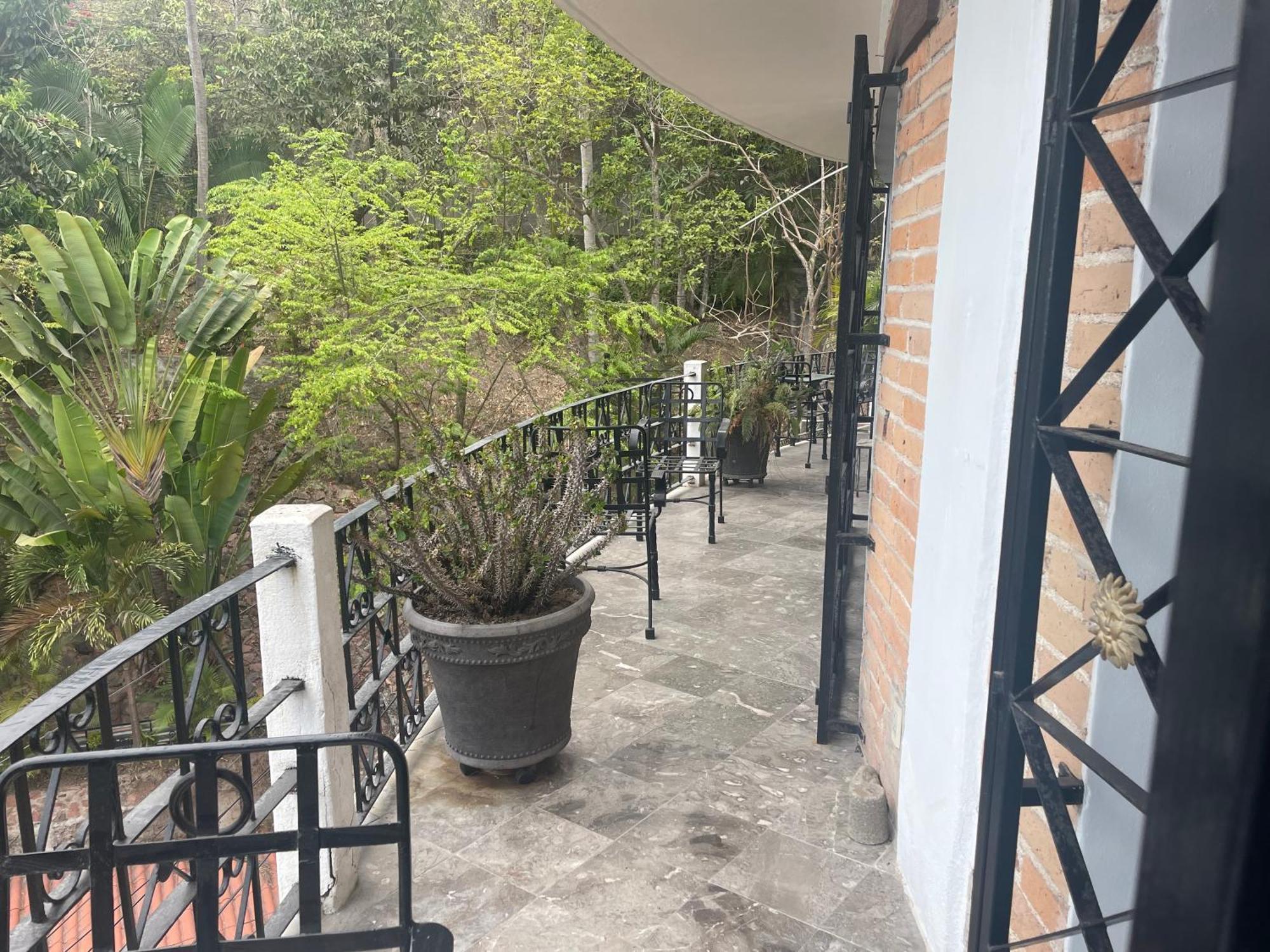 New Listing Zona Romantica, 2bd, 3 Bath *