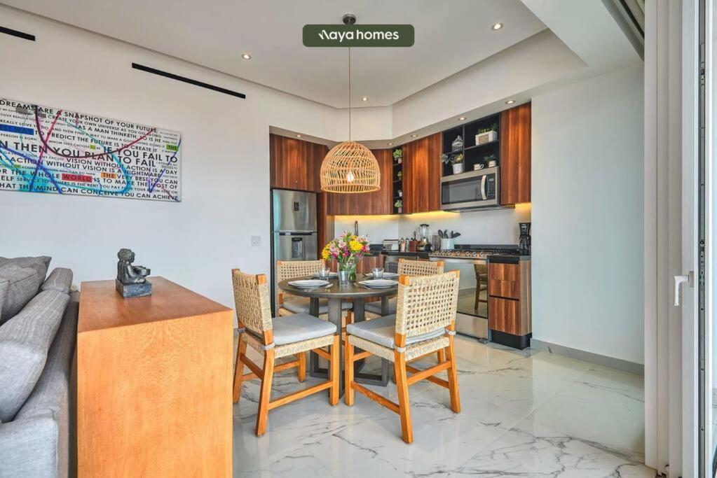 Amazing With Rooftop Pool Apartment