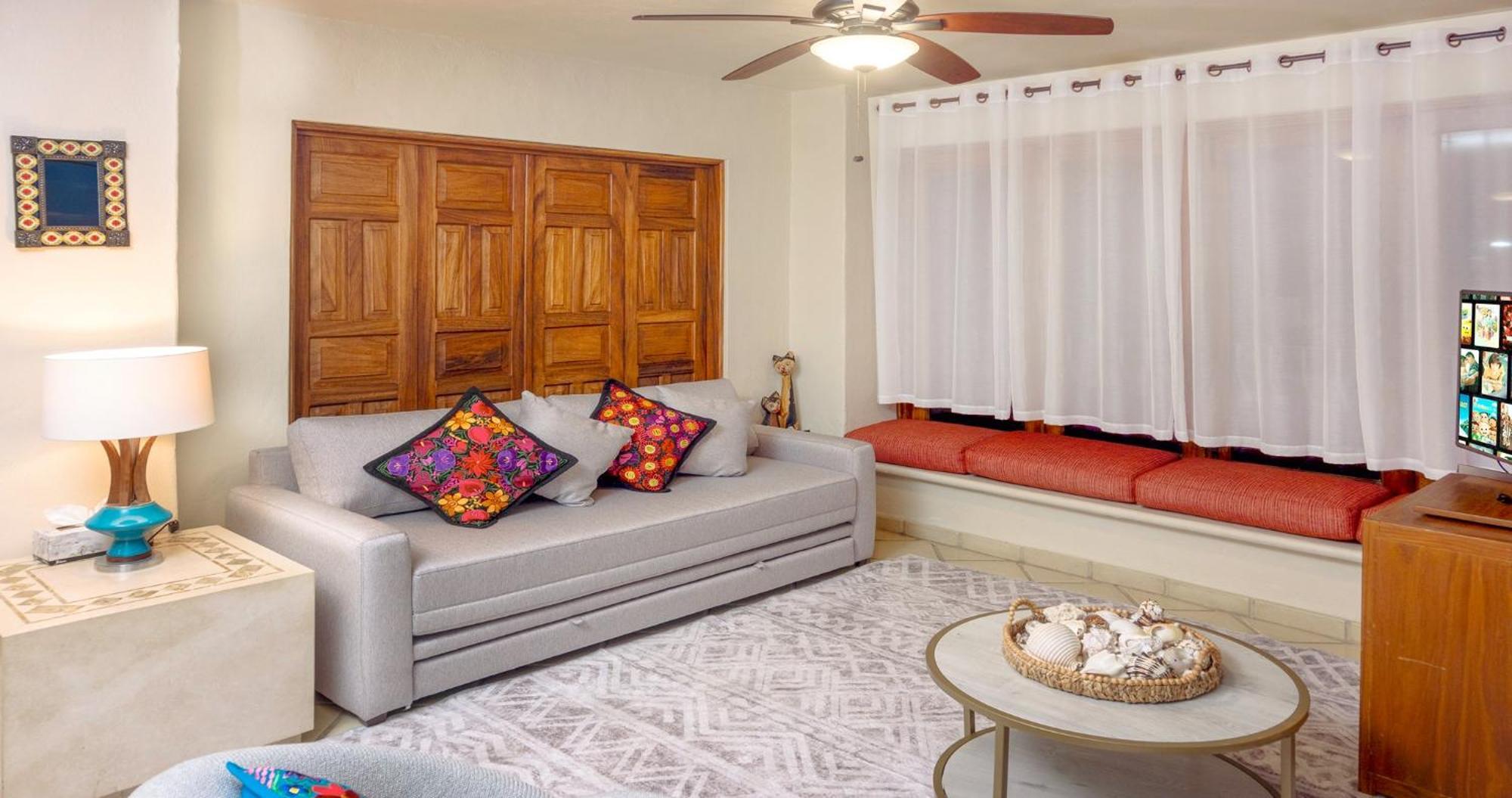 Ocean Front, 3 Bedroom, 3 Bathroom, Casa Natalia, Playa Esmeralda Aparthotel
