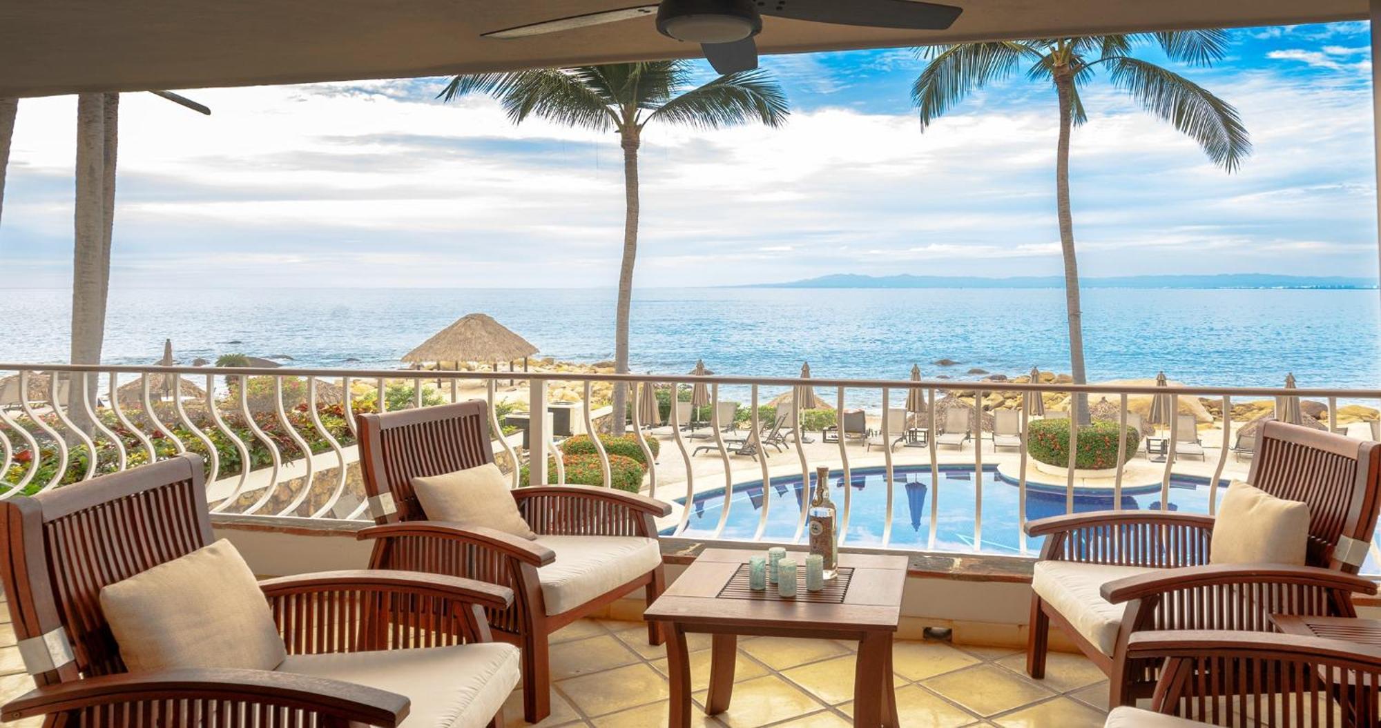 Ocean Front, 3 Bedroom, 3 Bathroom, Casa Natalia, Playa Esmeralda