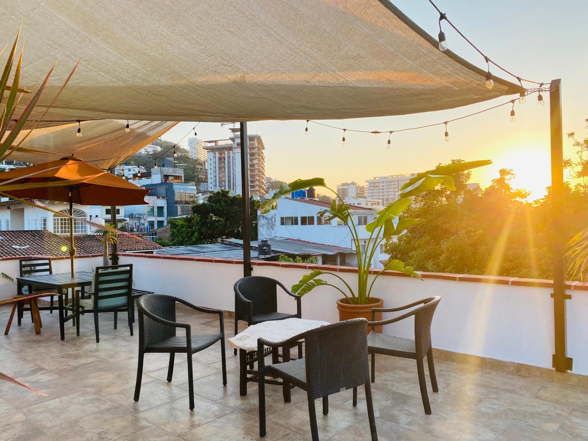 6 Blocks To Beach, Roof Terrace With Spa Tub & Bbq * Puerto Vallarta