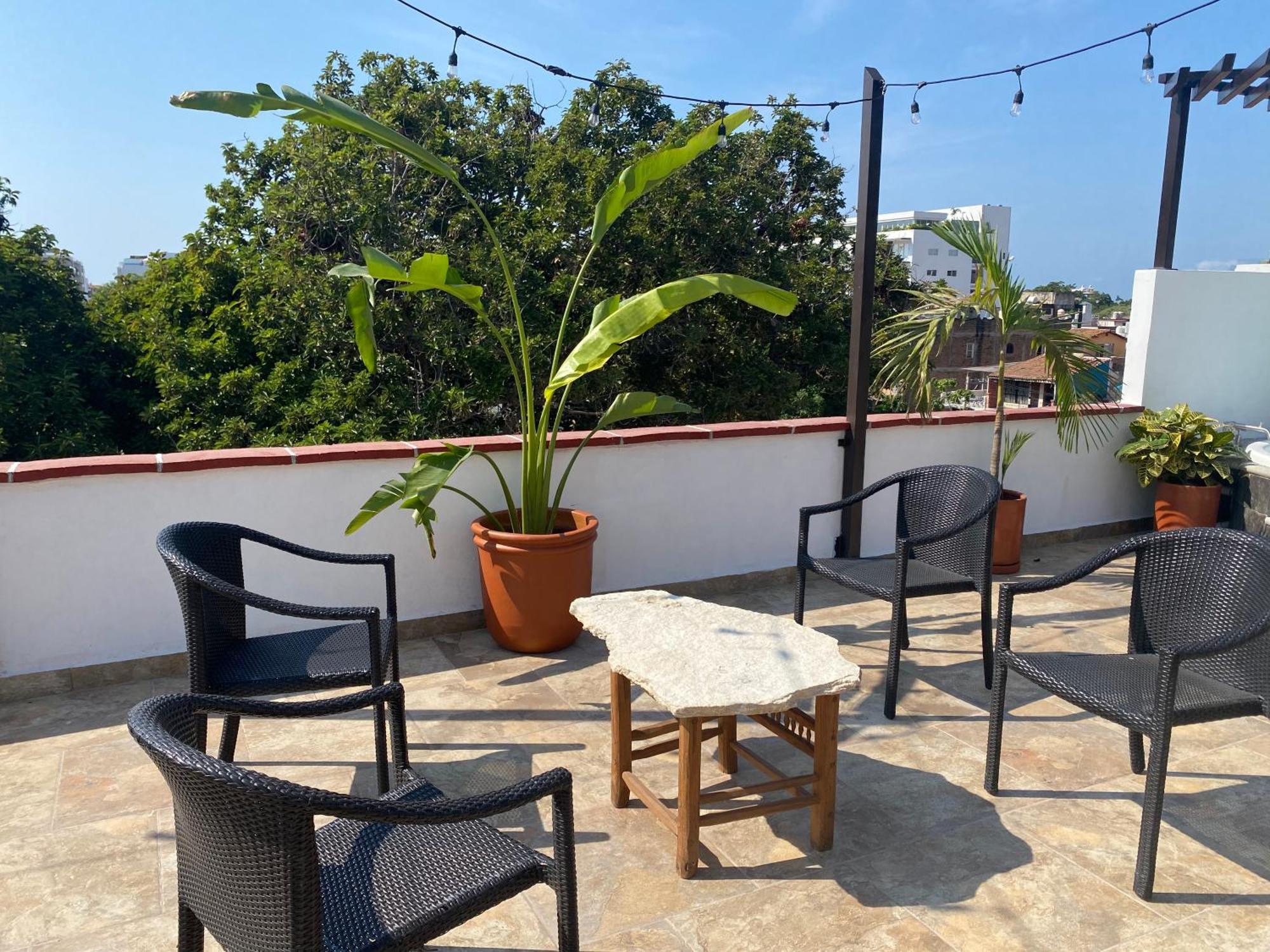6 Blocks To Beach, Roof Terrace With Spa Tub & Bbq Apartamento *