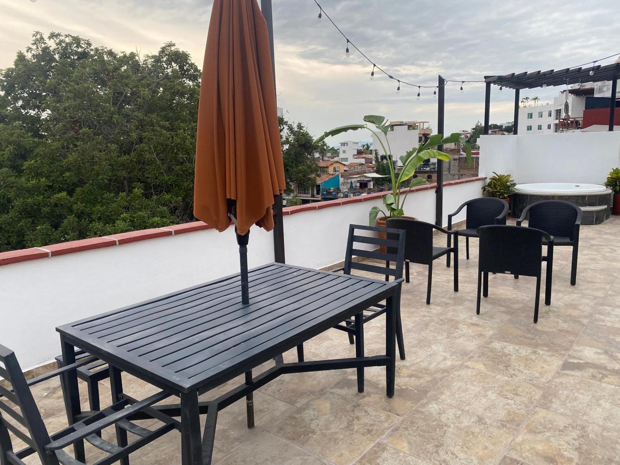 Apartamento 6 Blocks To Beach, Roof Terrace With Spa Tub & Bbq