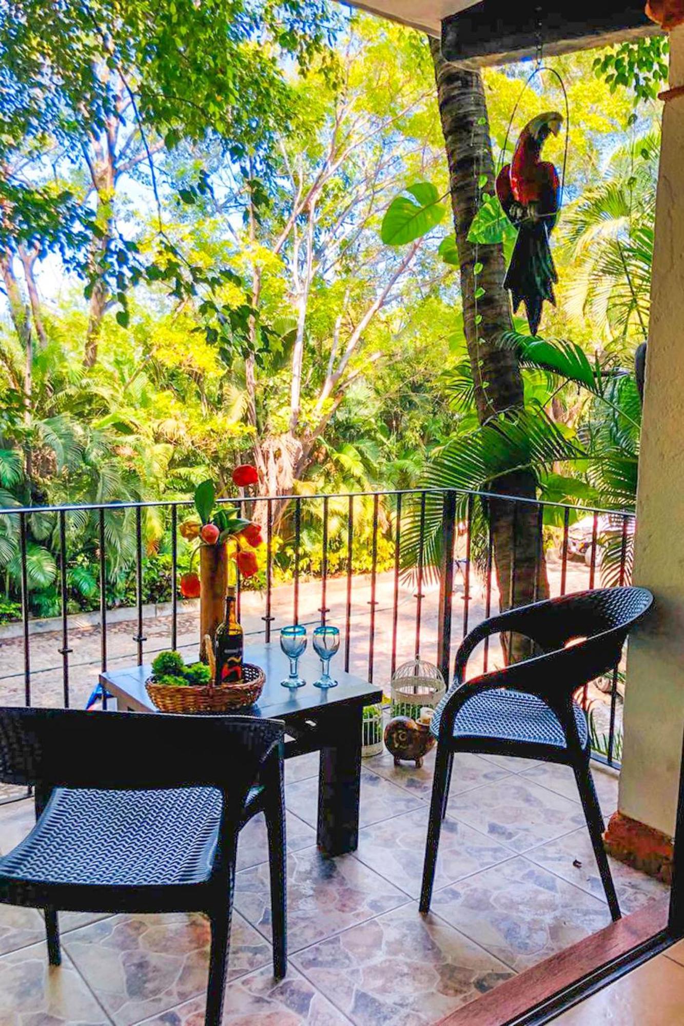 Apartment Cozy Tropical Oasis Close To Beach And Shops