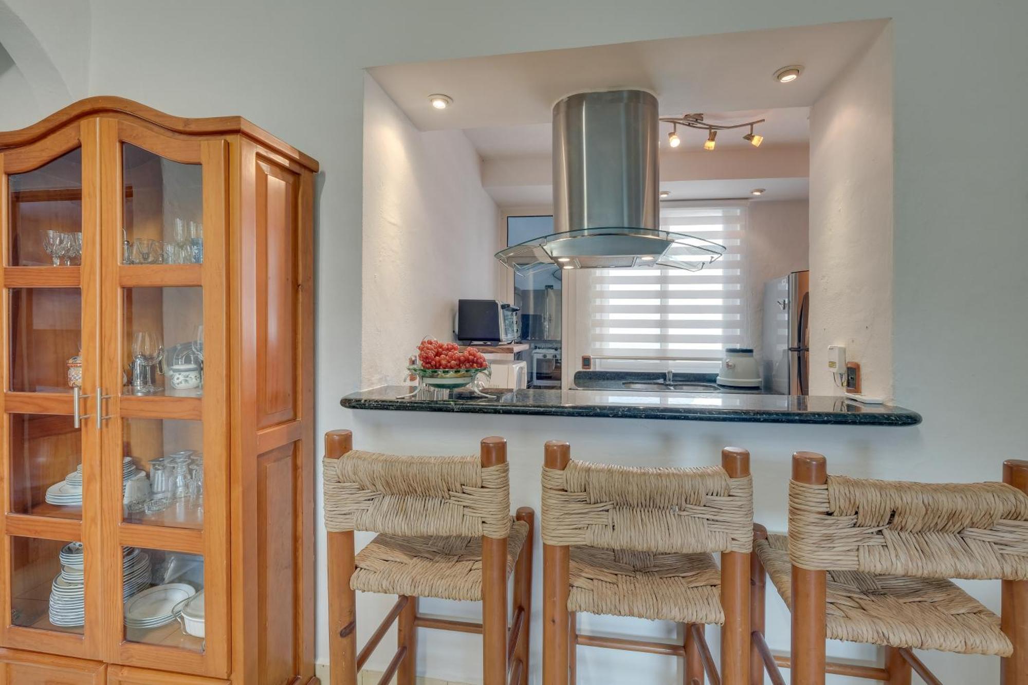 Hideaway With Balcony And Pool! Apartment Puerto Vallarta