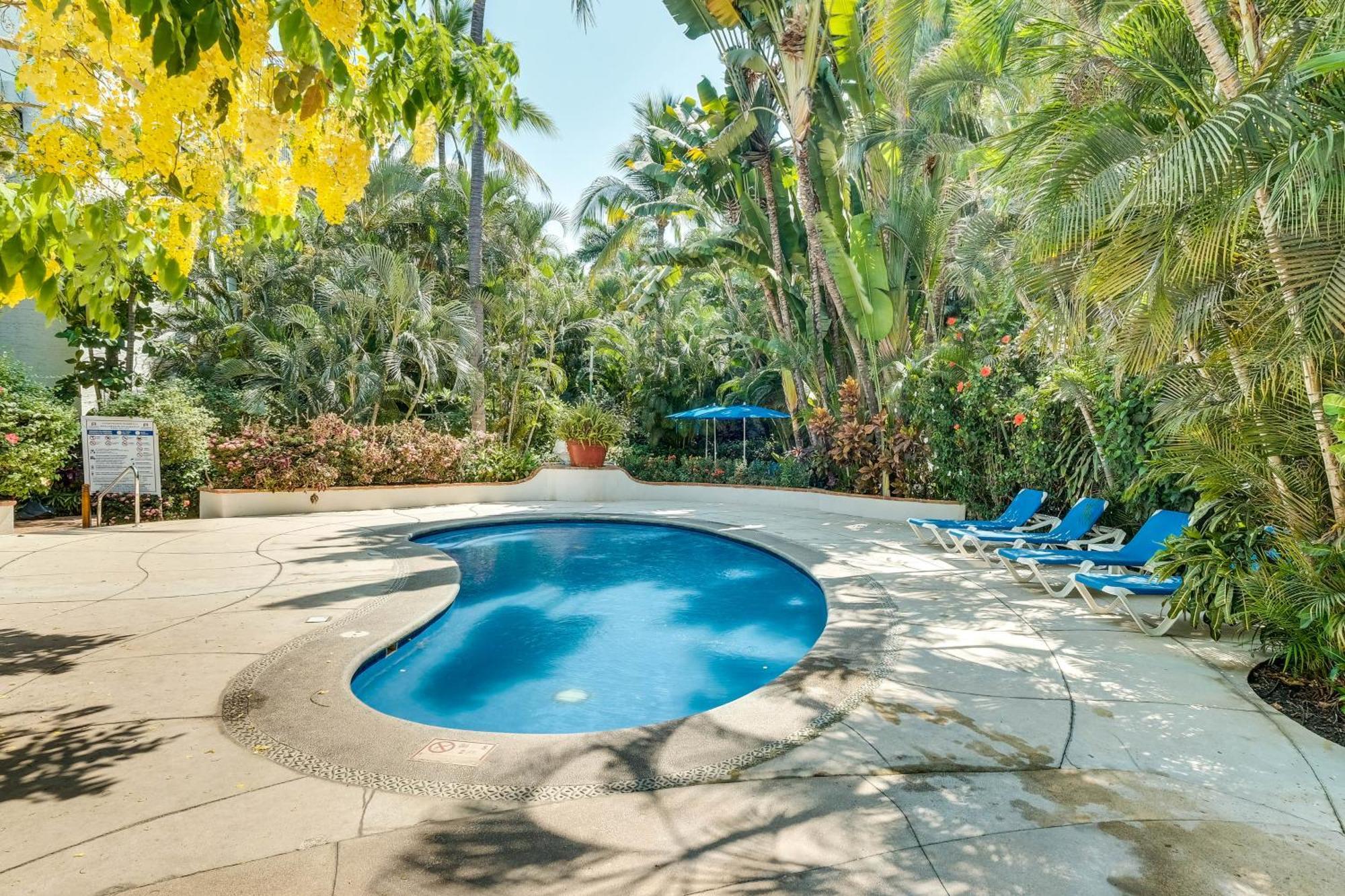 Hideaway With Balcony And Pool! Apartment *
