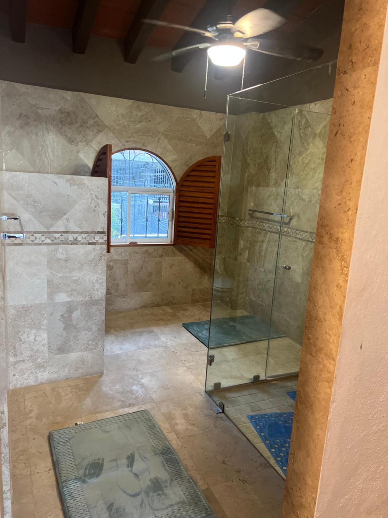 Stunning Ocean Views, Ecuador, Centrally Located *