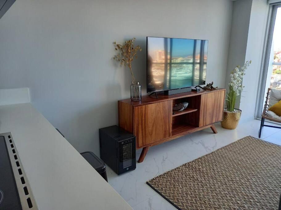 View In Marina Apartment *