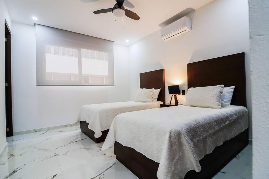 Torre Catalina. Ultra-modern Versalles Getaway Apartment