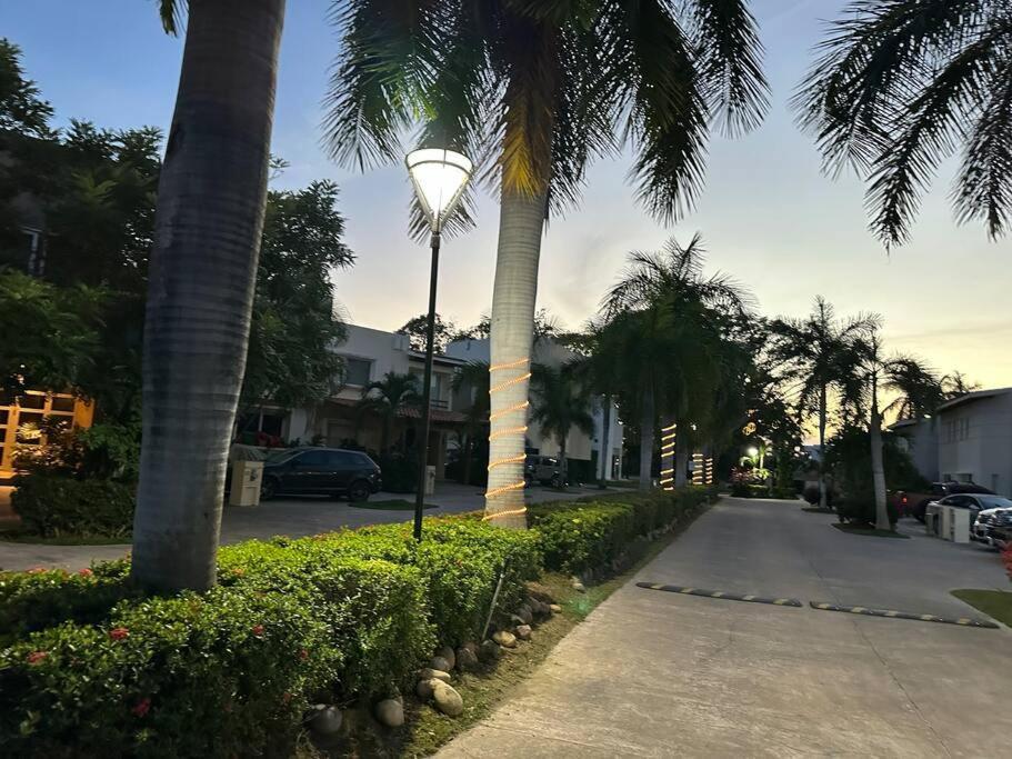 Casa Hermosa Y Acogedora En Privado *