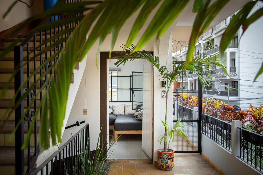 Apartment Prime Location, Better Service *