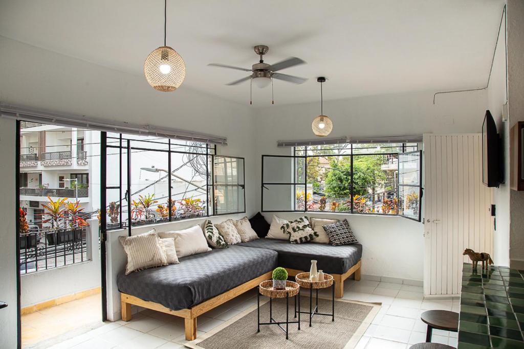 Prime Location, Better Service Apartment *