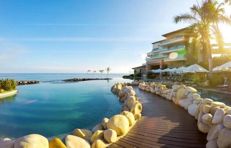3bd Garza Blanca Oceanview Luxurious