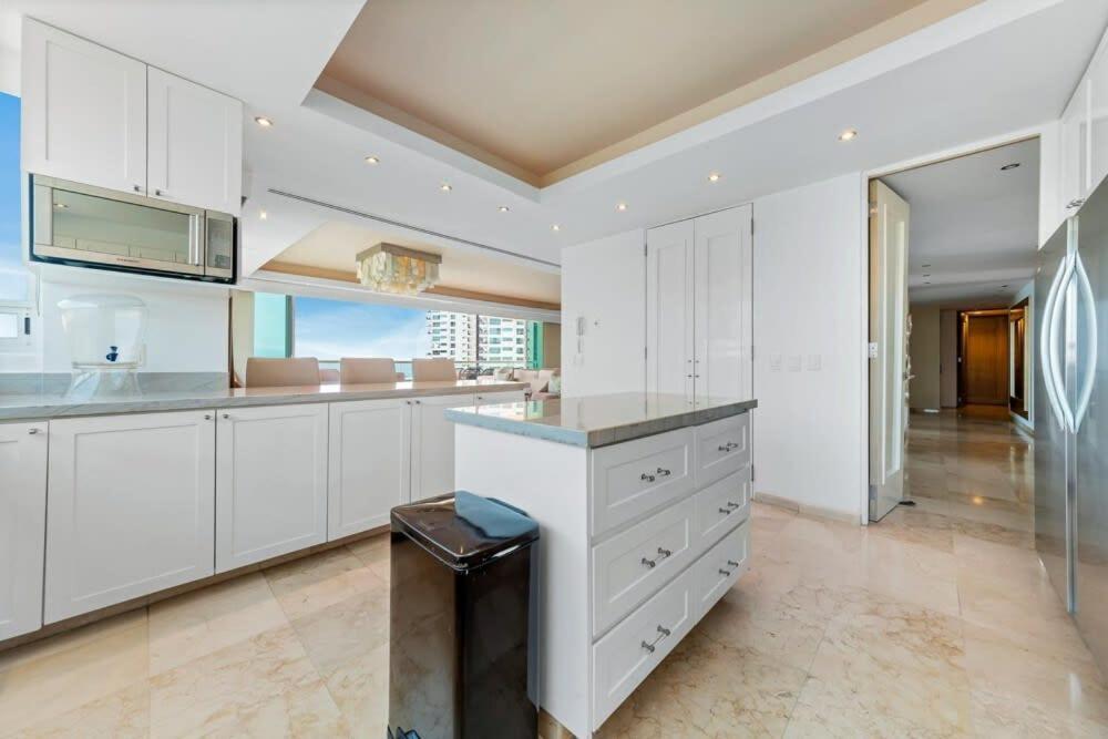 Shangri-la Torre5-7b-pv Apartment *
