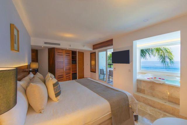 Resort Buenaventura Grand & Great Moments