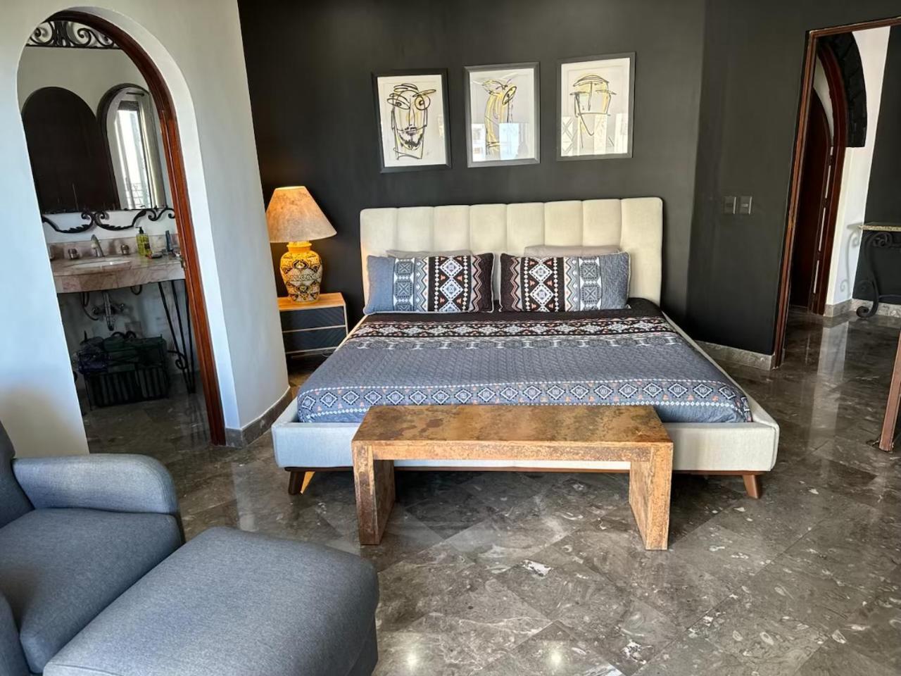 Apartment New Listing Zona Romantica, 2bd, 3 Bath