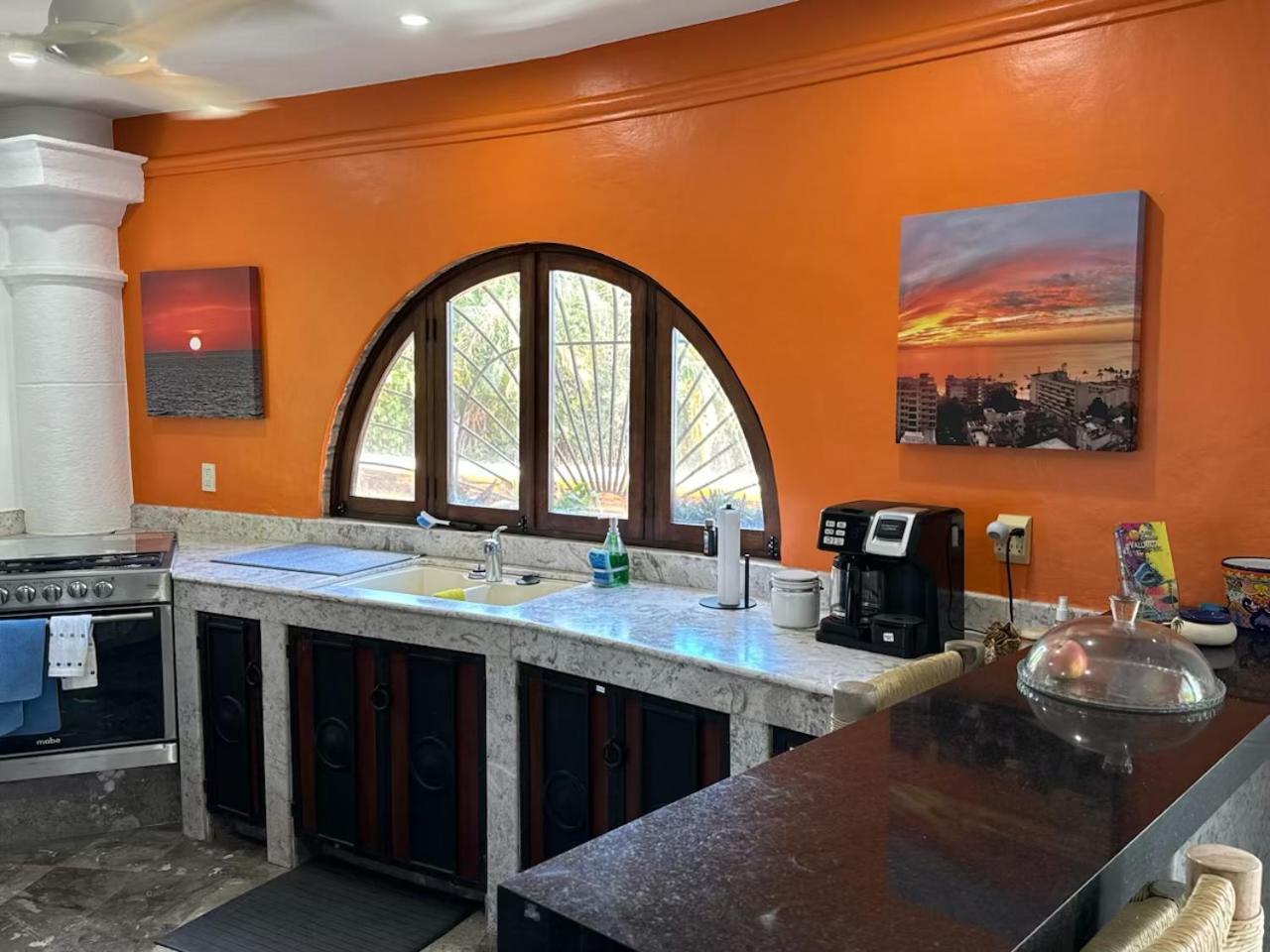 New Listing Zona Romantica, 2bd, 3 Bath Apartment Puerto Vallarta