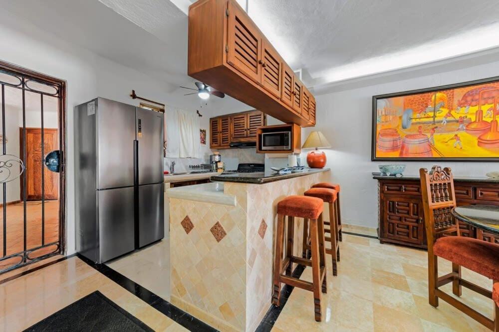 Ocean View 2br Condo-balcony-beach-pool Puerto Vallarta
