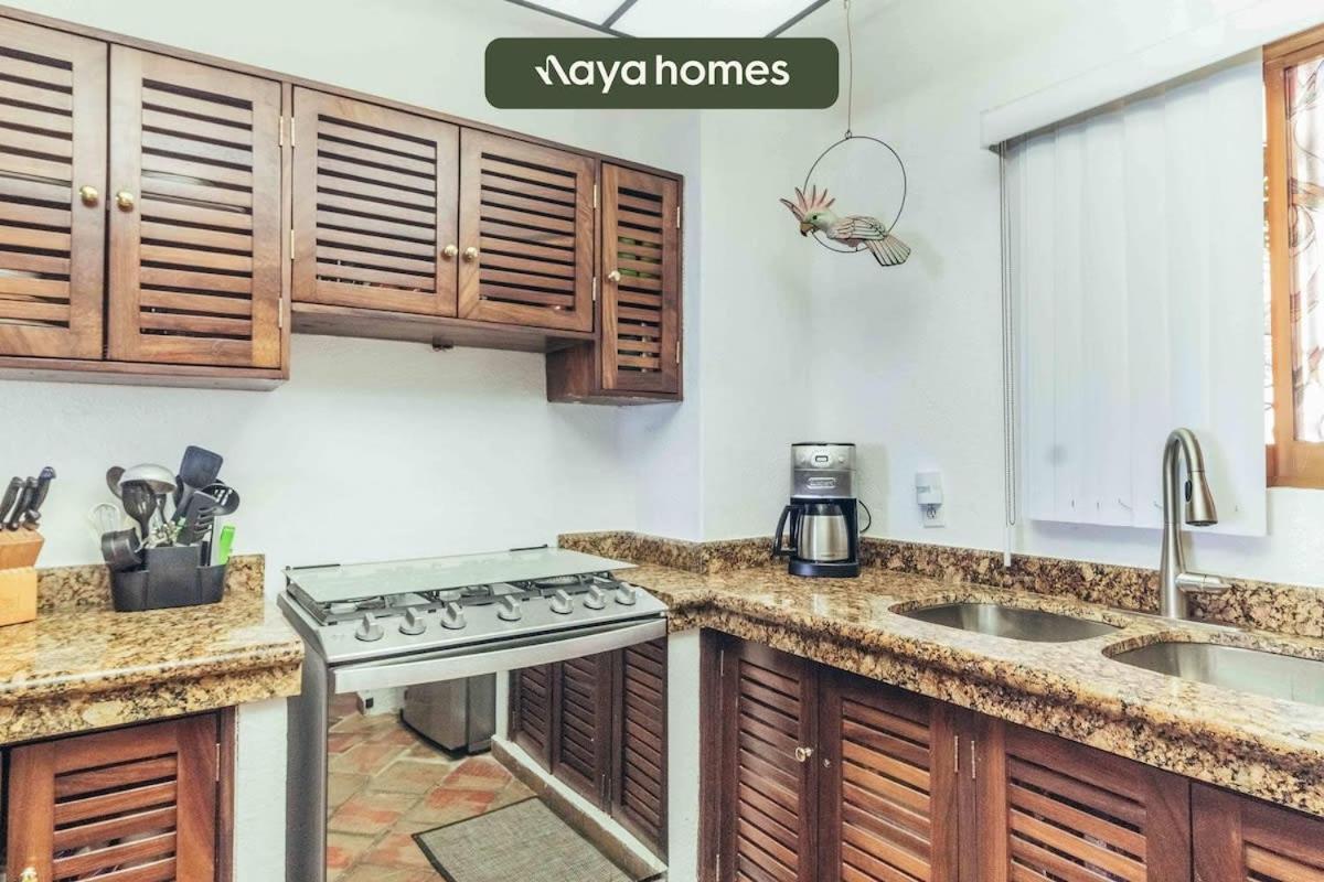 Ocean View 2br Condo-balcony-beach-pool Puerto Vallarta