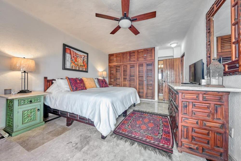Ocean View 2br Condo-balcony-beach-pool