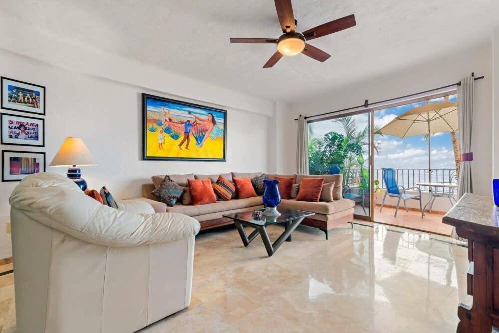 Apartment Ocean View 2br Condo-balcony-beach-pool